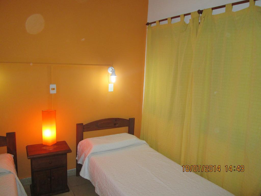 Nuevo Hotel Belgrano San Nicolás de los Arroyos Habitación foto
